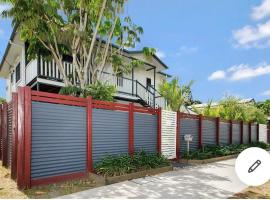 Martyn st house, hotel em Cairns