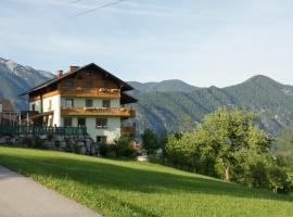 Familienbauernhof Christa, hotelli kohteessa Rossleithen