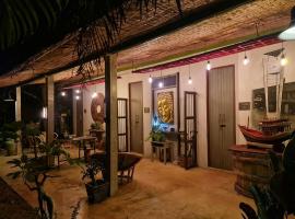 Baan Hotelier Resort, resort em Trat