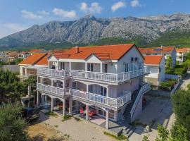 Villa Vrebac Badem on the Peljesac peninsula، بيت ضيافة في أوربيك