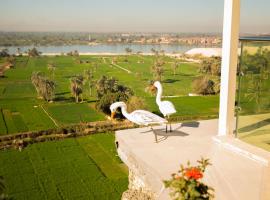 Holy Family Hotel, accommodation in Jabal aţ Ţayr