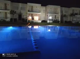 Grand appart luxueux au RDC vue piscine au complexe savannah beach que pour famille
