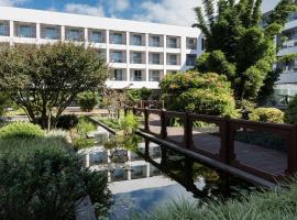 阿佐里斯皇家花園- 休閒及會議酒店，蓬塔德爾加達的飯店
