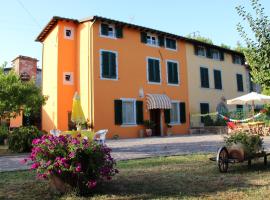 Bed & Breakfast Lucca Fora、カパンノリのホテル