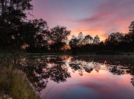 Hunter Hideaway Cottages, kúria Rothburyben