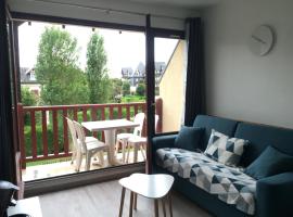 Cabourg, T2 parfait pour vous ! Proche plage et centre-ville, 2 à 4 pers., Hotel in Cabourg