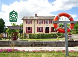 MARA RIVIERE G&icirc;te d'&eacute;tape sur la V&eacute;lo Francette, hostel &sigma;&epsilon; La Jaille-Yvon