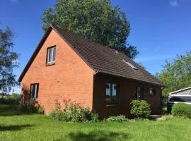 Ferienhaus mit Garten in Nordseenähe