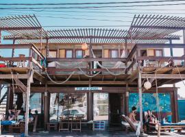 Mar de Fondo Hostel, hotel in Punta del Diablo