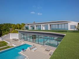 Paradise Nurai Villa - 6 Bedrooms – domek wiejski w Abu Zabi