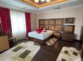 Rooftop studio, hotel with jacuzzis in Craiova