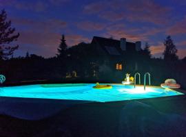 Siedliskogaj, hotel with pools in Wojciechów