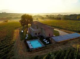 Podere La Doccia, porodični hotel u gradu Čivitela in Val di Kjana