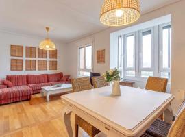 Apartamento KUIA con vistas frontales a la Ría de Bilbao cerca del metro, отель в городе Эрандио