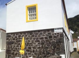 One bedroom appartement with sea view terrace and wifi at Lajes Do Pico, appartement à Lajes do Pico