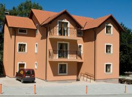 Apartments Manjan, hotel u Krasnom Polju