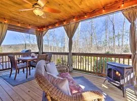 Modern Cabin with Deck, Grill and Chinquapin Amenities