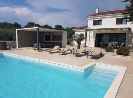 Villa Caprice - Krk、Milohnićiのホテル