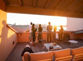 L'Eautel Toulon Centre Port, хотел в Тулон