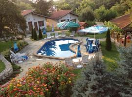 Guesthouse Nigovanka, hotel in Emen
