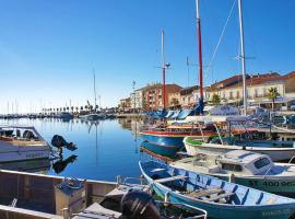 Hotel-Restaurant Du Port, hotel de playa en Mèze