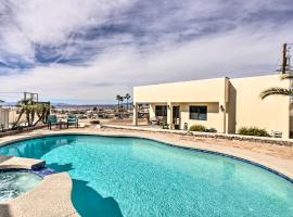 5 Mi to Lake Havasu Bright Cottage with Fire Pit!