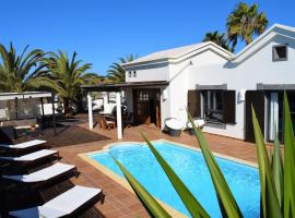 VILLA ALAI. PRIVACIDAD. PISCINA CLIMATIZADA. WIFI. TV CABLE.