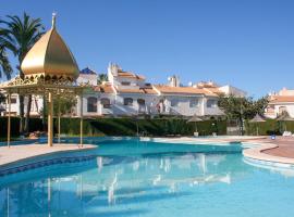 Gorgeous Home In Santa Pola With Outdoor Swimming Pool，阿雷納萊斯德索的Villa
