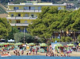 Residence Costa, hotel a Alba Adriatica