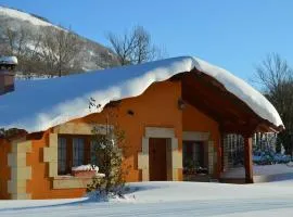 CASUCAS LA GUARIZA ( Casa Marta)
