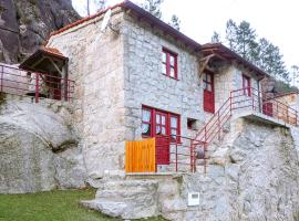 Refúgio do Óscar, hotel with parking in Gavieira