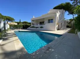 Villa Pinhal 213-CleverDetails- Sleeps 8, Quiet area, walking distance