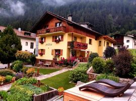 Landhaus Sonneck, hotell i Pettneu am Arlberg