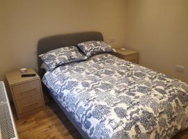 London Luxury Apartments 4 min walk from Ilford Station, with FREE PARKING FREE WIFI, hotel in Ilford