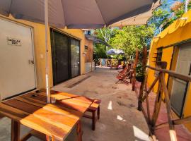 CASA LILI LUXURY VALLADOLID "Fast Wifi, Hot Water, Kitchen & TV", hotel v destinaci Valladolid