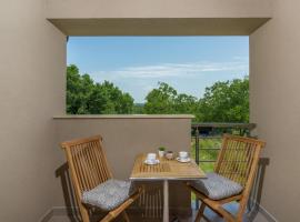 Dina Apartment, Hotel in Dajla