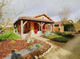 Charming 2-Bed House in Les Forges with pool, hotel in Les Forges