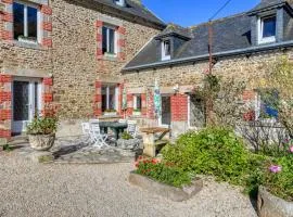 Maison chaleureuse à Pordic avec jardin et cheminée