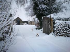 Casa Leone near Bruges with jacuzzi & parking, khách sạn ở Ruddervoorde