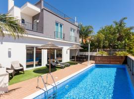 CoolHouses Algarve, Casa Marisa, V5 Burgau, hotel in Burgau