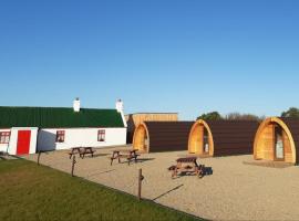 Geraghtys Farmyard Pods, hotell nära Ionad Deirbhile Heritage Centre, Mayo