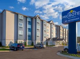 Microtel Inn Suites by Wyndham South Hill，南山的飯店