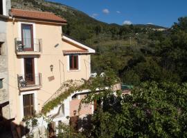Stonehouse apartments, apartment in Forcella