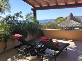 Ixtapa Contramar Luxury Condo, хотел в Икстапа