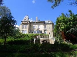 Le Manoir, hotel with parking in Tarare