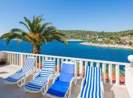 Apartments Bose Kanica on the sea, hotel en Sevid