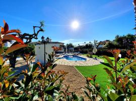 New holiday house "Casa miAlina" with private pool, 300m to beach, hotel di Cambrils