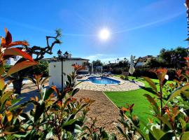 New holiday house "Casa miAlina" with private pool, 300m to beach – domek wiejski w mieście Cambrils