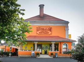 Gőzmalom &Eacute;tterem &eacute;s Panzi&oacute;, bed and breakfast i K&ouml;rmend