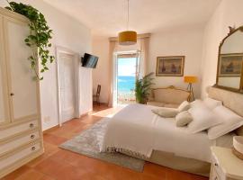 Villa Bina Sea Hotel, pet-friendly hotel in Ischia